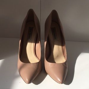 Tan leather Steve Madden pumps